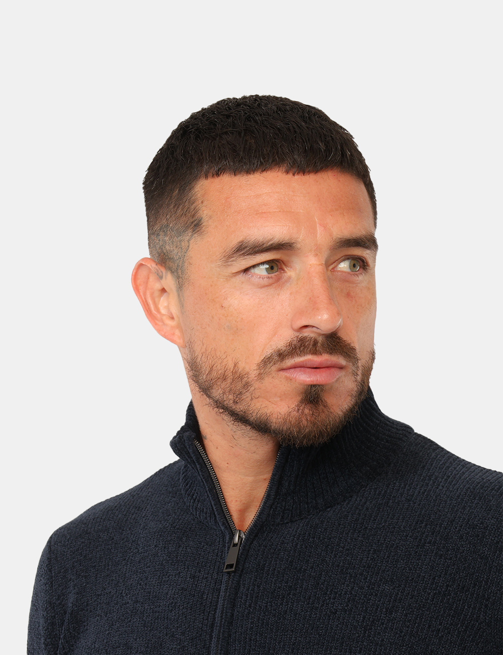 Maglia Prj22. Blu - Maglia PRJ22. Blu da UomoLa maglia PRJ22. blu da uomo è un capo versatile e contemporaneo, ideale per af