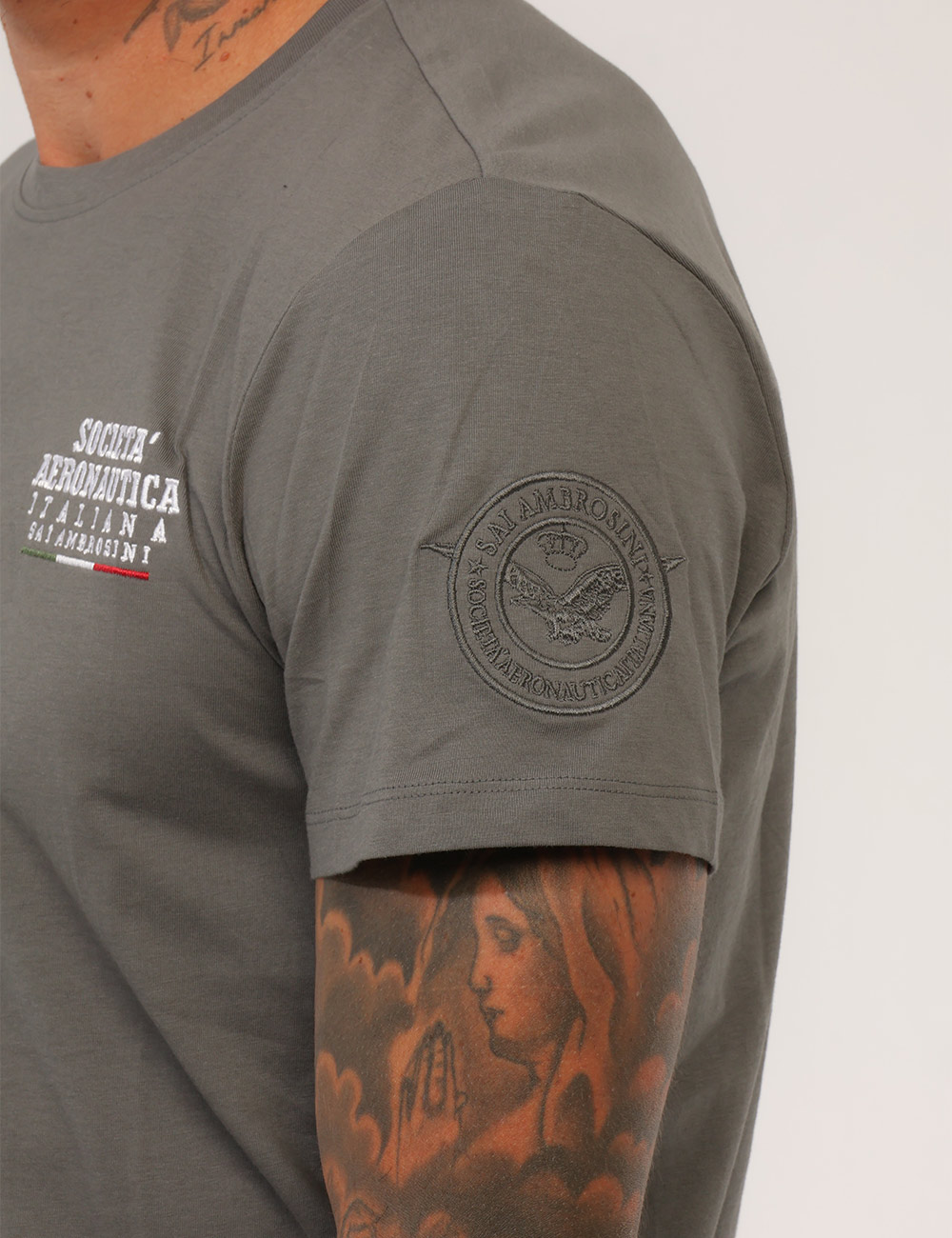 T-shirt Aeronautica Italiana Grigia - T-shirt AERONAUTICA ITALIANA Grigia da uomo La T-shirt AERONAUTICA ITALIANA Grigia da
