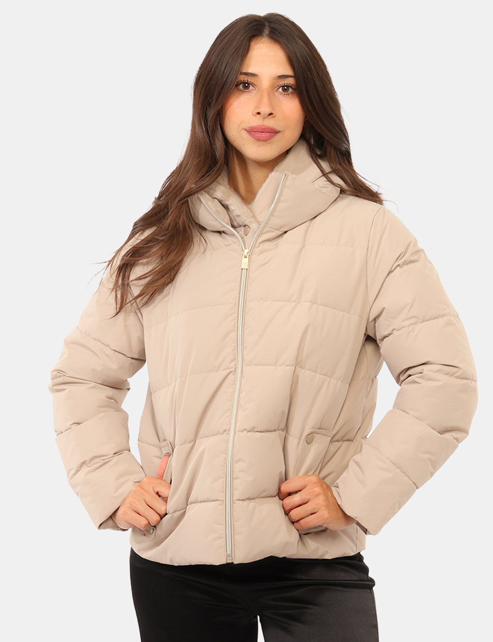 Piumino Emme Marella Grigio/Beige - Piumino EMME MARELLA Grigio/Beige da donna Il Piumino EMME MARELLA Grigio è una proposta