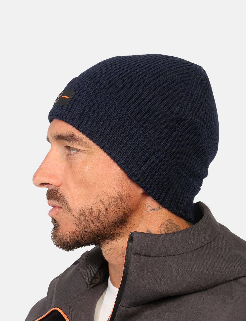 Cappello Suns Blu - Cappello SUNS Blu da uomo Il Cappello SUNS Blu da uomo è un accessorio versatile e contemporaneo, pensat