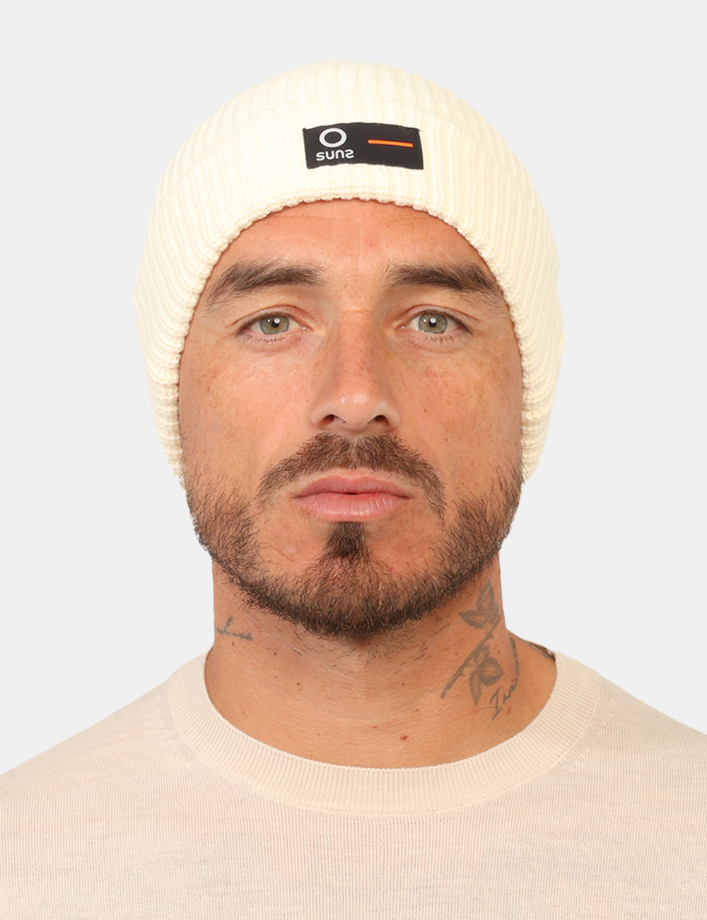 Cappello Suns Bianco - Cappello SUNS Bianco da uomo Il Cappello SUNS Bianco da uomo è un accessorio contemporaneo e versatil