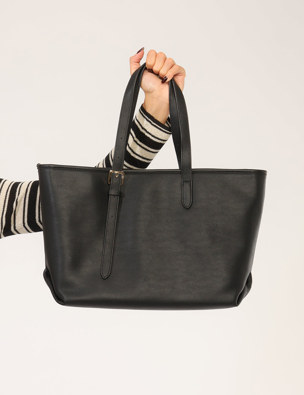 Borsa Emme Marella Nera - Borsa EMME MARELLA Nera da donna La Borsa EMME MARELLA Nera è un accessorio femminile versatile e