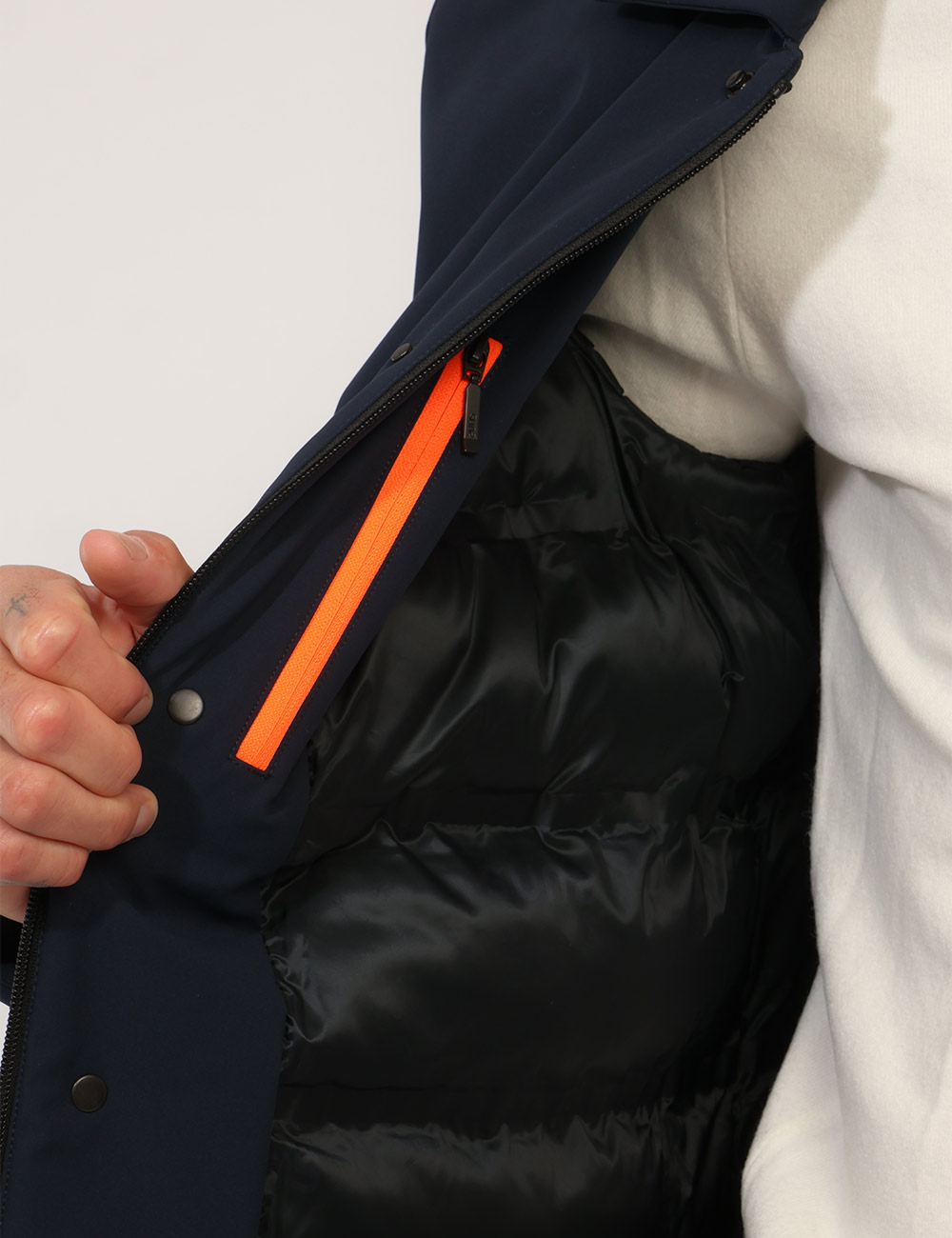 Piumino Suns Blu - Piumino SUNS Blu da uomo Il Piumino SUNS Blu da uomo è un capospalla versatile e contemporaneo, pensato p