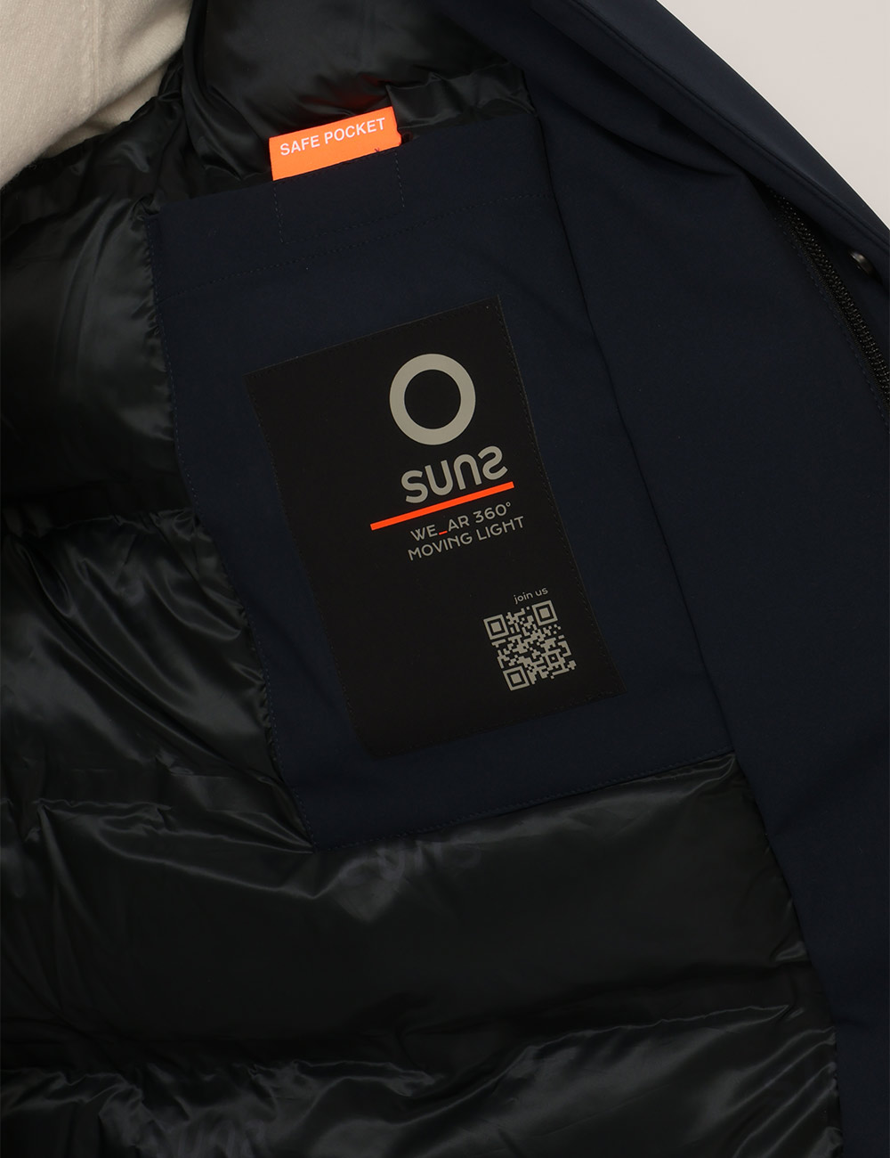 Piumino Suns Blu - Piumino SUNS Blu da uomo Il Piumino SUNS Blu da uomo è un capospalla versatile e contemporaneo, pensato p
