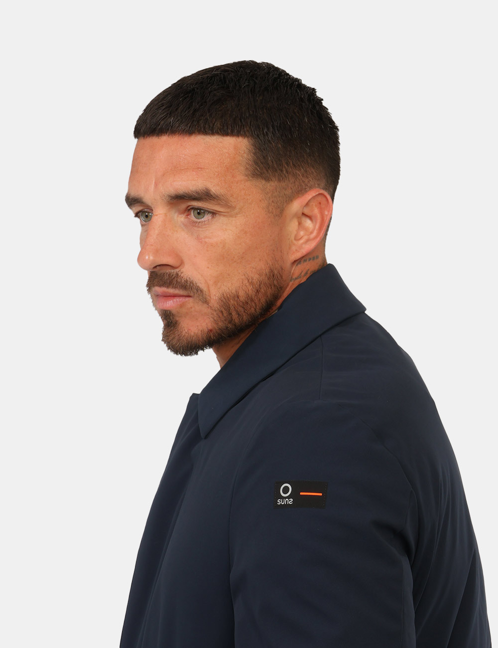 Piumino Suns Blu - Piumino SUNS Blu da uomo Il Piumino SUNS Blu da uomo è un capospalla versatile e contemporaneo, pensato p
