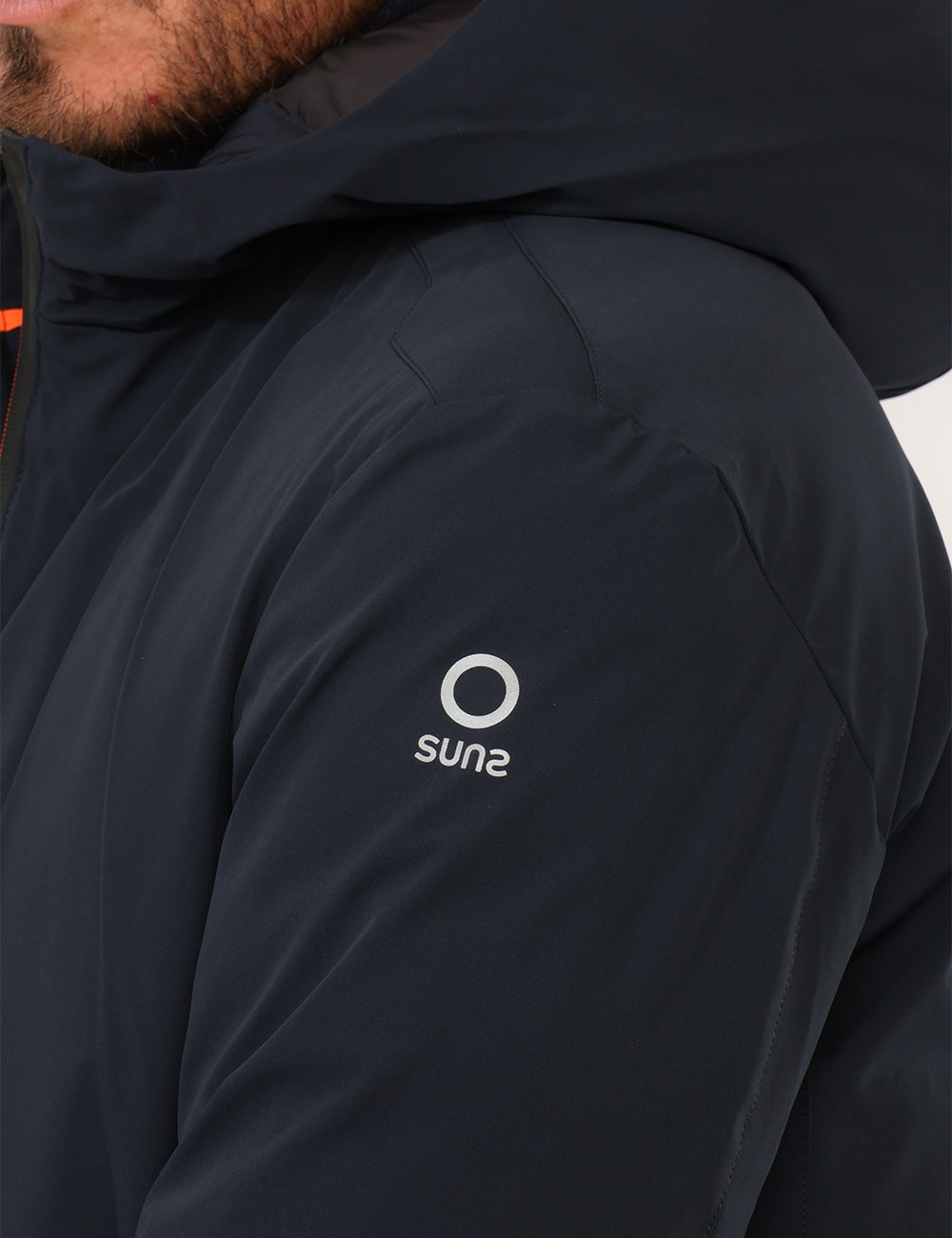 Piumino Suns Blu - Piumino SUNS Blu da uomo Il Piumino SUNS Blu da uomo è un capospalla versatile e contemporaneo, pensato p