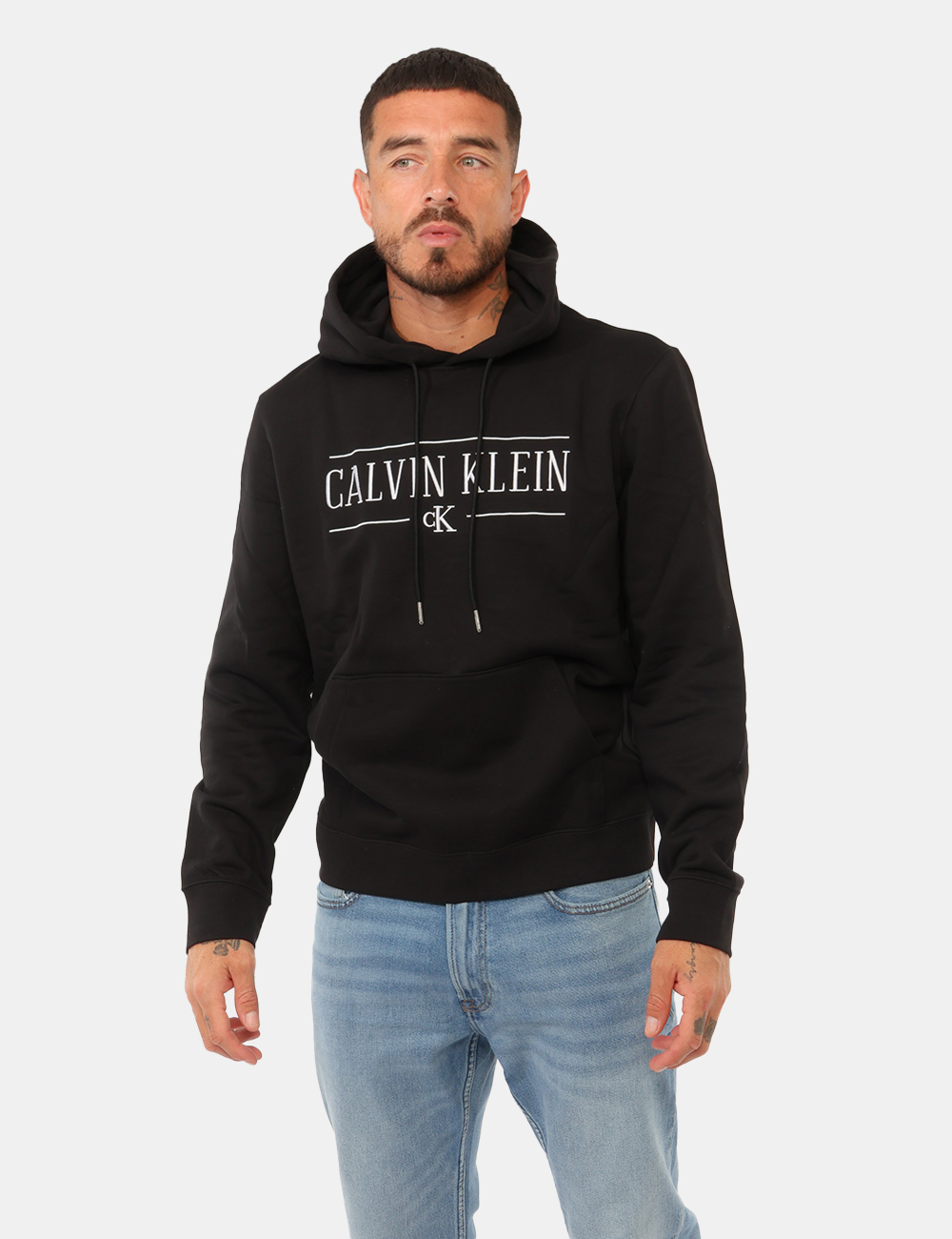 Felpa Calvin Klein Nera - Felpa Calvin Klein Nera da UomoLa felpa Calvin Klein nera da uomo è un capo essenziale e versatile
