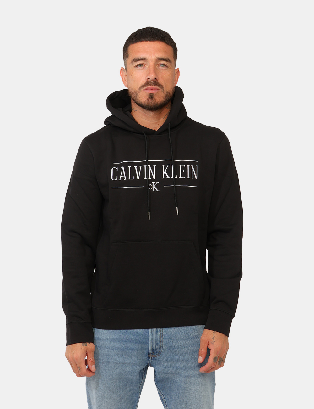 Felpa Calvin Klein Nera - Felpa Calvin Klein Nera da UomoLa felpa Calvin Klein nera da uomo è un capo essenziale e versatile