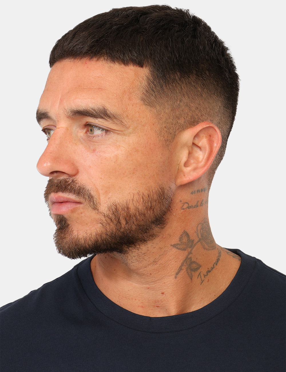 T-shirt Calvin Klein Blu - T-shirt Calvin Klein Blu da UomoLa T-shirt Calvin Klein blu da uomo è un capo versatile e contemp
