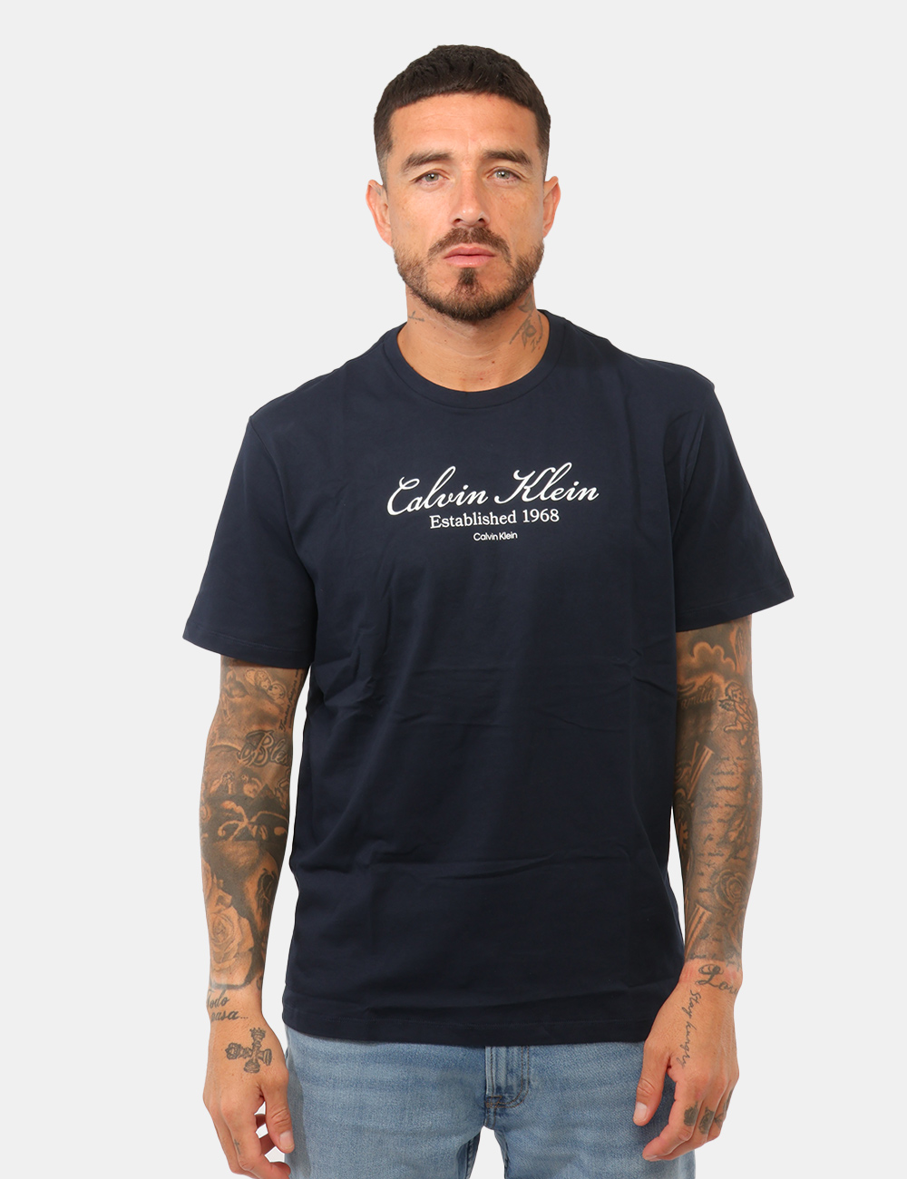 T-shirt Calvin Klein Blu - T-shirt Calvin Klein Blu da UomoLa T-shirt Calvin Klein blu da uomo è un capo versatile e contemp