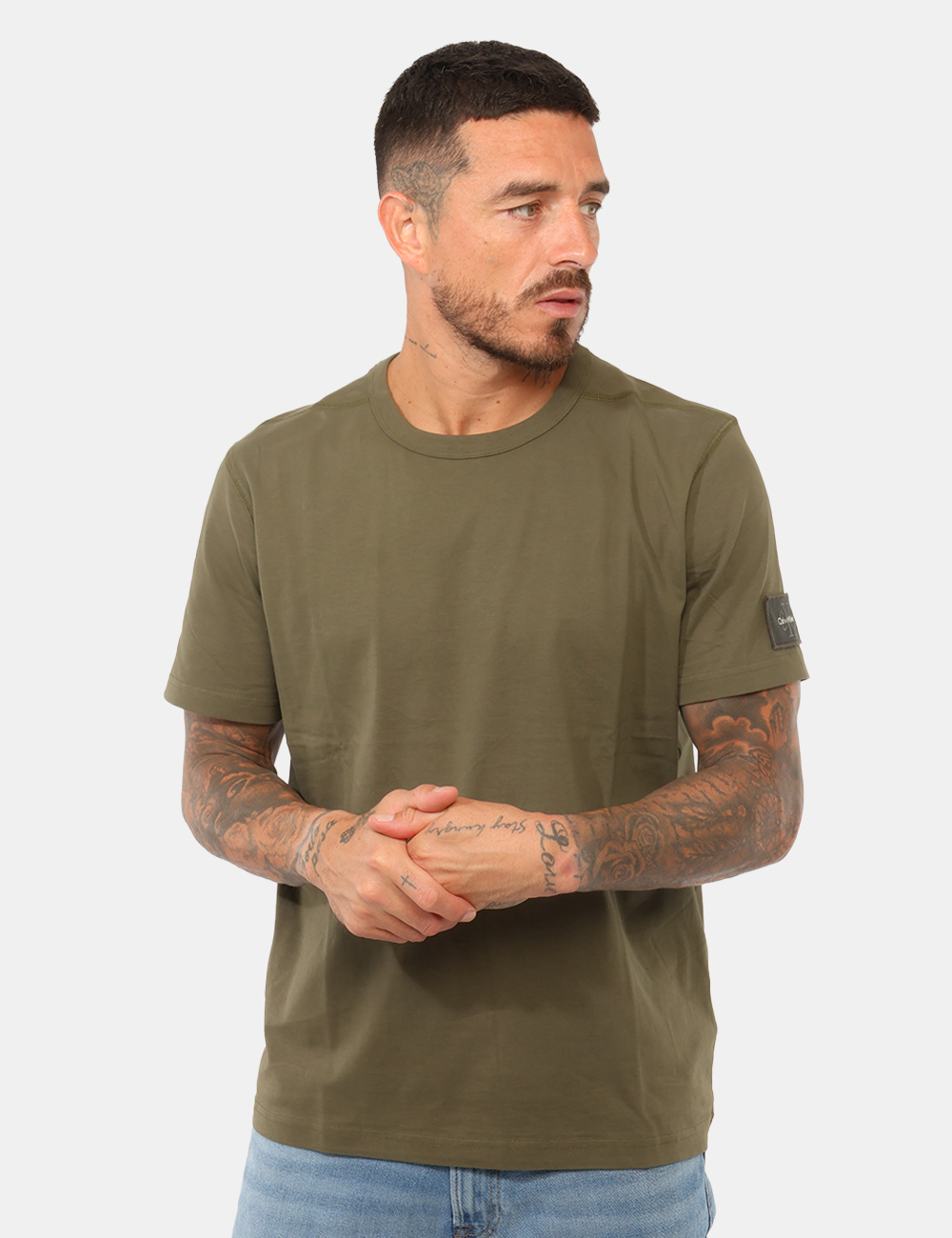 T-shirt Calvin Klein Verde - T-shirt Calvin Klein Verde da UomoLa T-shirt Calvin Klein verde da uomo è un capo versatile e c
