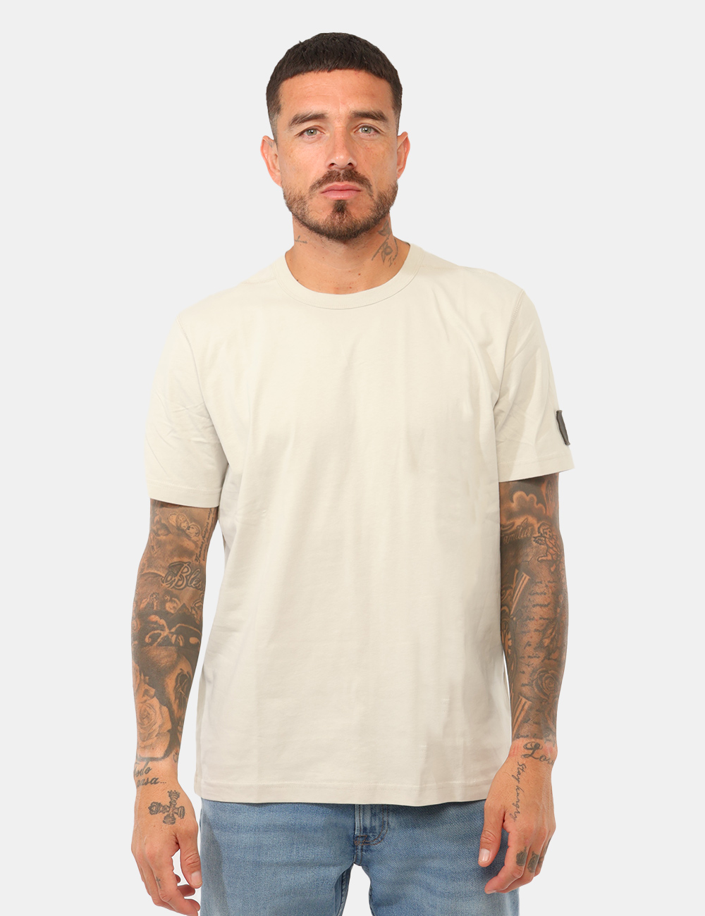 T-shirt Calvin Klein Grigia - T-shirt Calvin Klein Grigio chiaro da UomoLa T-shirt Calvin Klein da uomo è un capo versatile