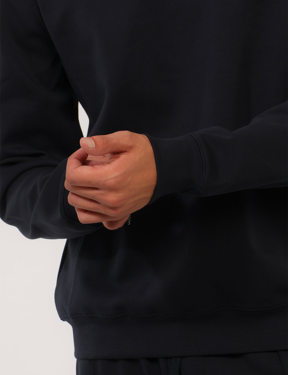 Felpa Antony Morato Blu - Felpa Antony Morato Blu da uomo La Felpa ANTONY MORATO Blu da uomo è una proposta casual dal carat