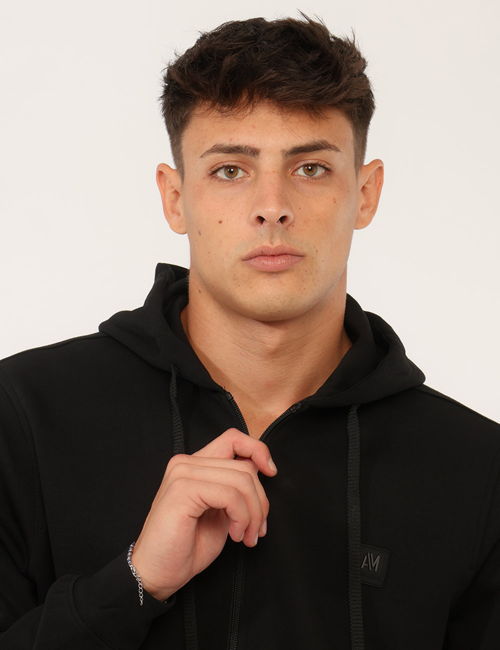 Felpa Antony Morato Nera - Felpa Antony Morato Nera da uomo La Felpa ANTONY MORATO Nera da uomo è un capo dal carattere cont