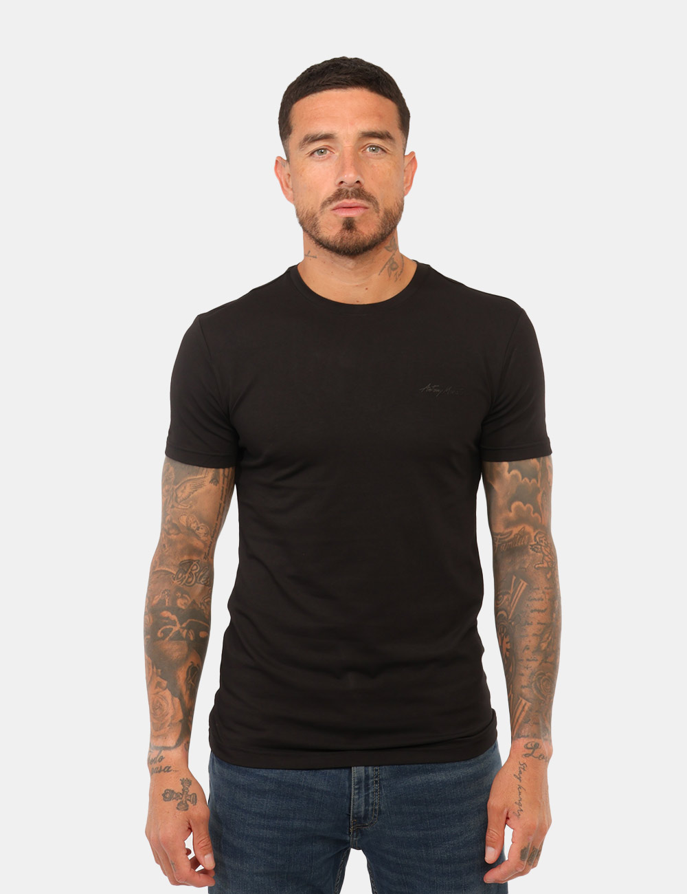 T-shirt Antony Morato Nera - T-shirt ANTONY MORATO Nera da uomo La T-shirt ANTONY MORATO Nera da uomo è un capo versatile e