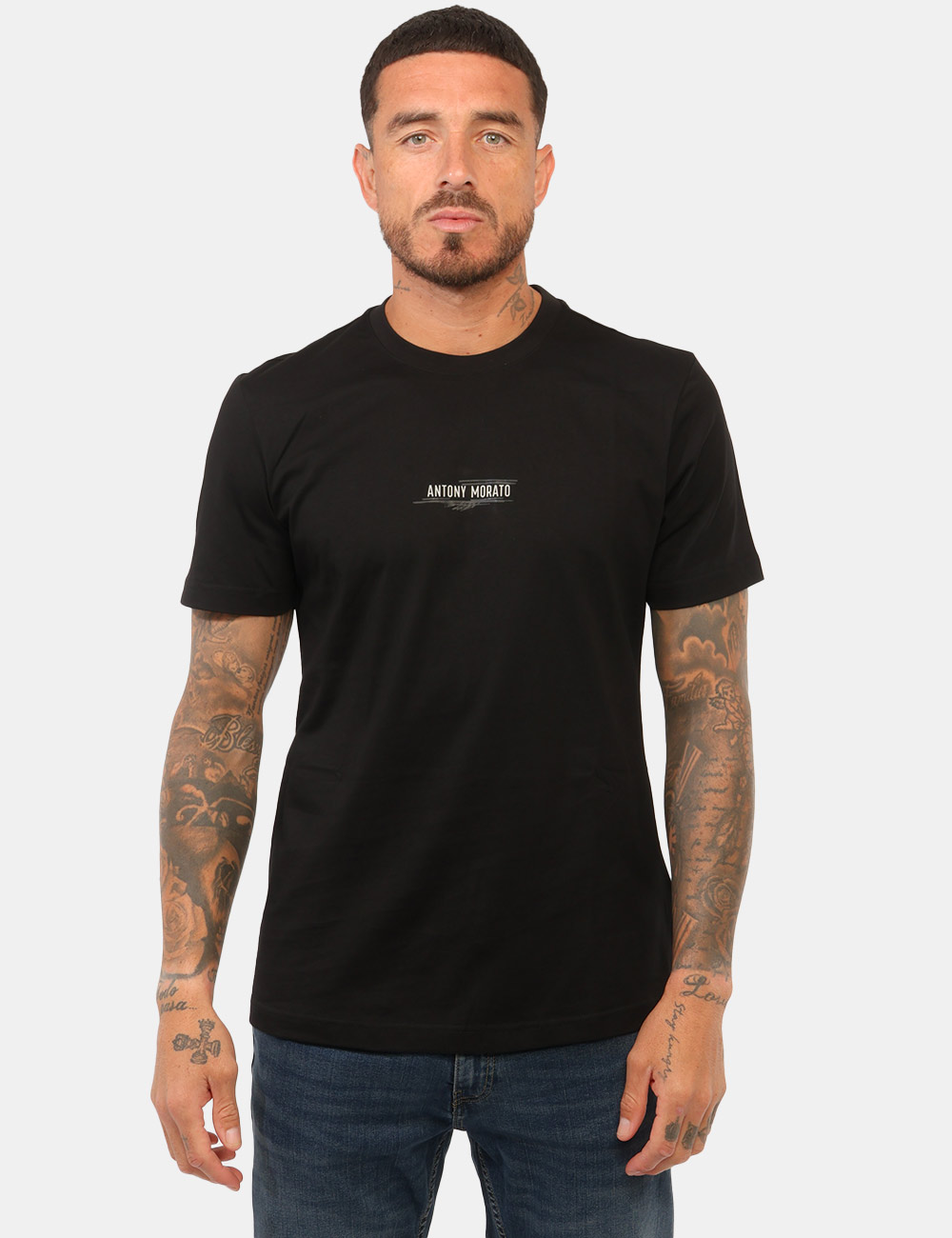 T-shirt Antony Morato Nera - T-shirt ANTONY MORATO Nera da uomo La T-shirt ANTONY MORATO Nera da uomo è un capo versatile e