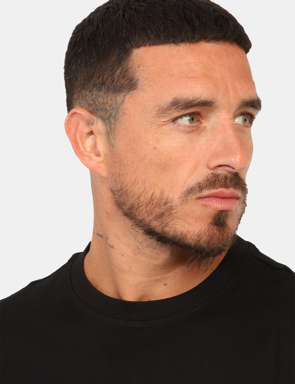 T-shirt Antony Morato Nera - T-shirt Antony Morato Nera La T-shirt ANTONY MORATO Nera è un capo dal carattere deciso e conte