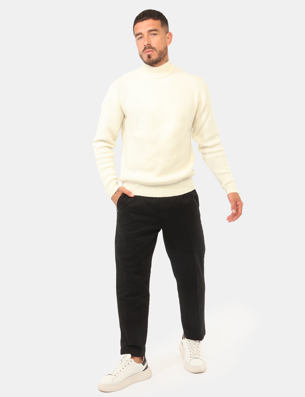 Pantalone Yes Zee Nero - Pantalone YES ZEE Nero da UomoIl Pantalone YES ZEE Nero da uomo è un capo versatile e contemporaneo