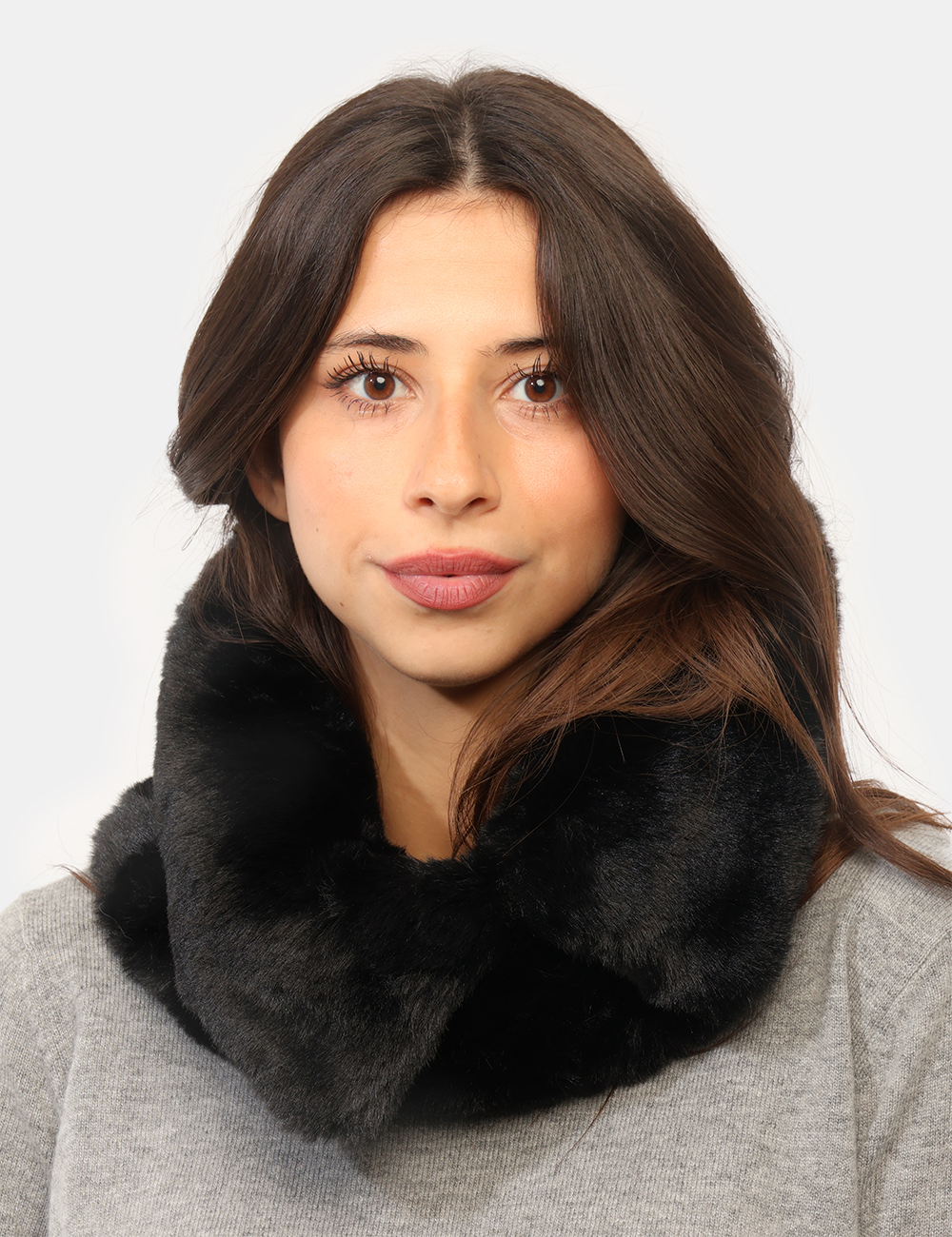 Collo ad anello Concept83 Nero - Collo ad Anello Concept83 Nero da DonnaIl Collo ad anello CONCEPT83 Nero da donna è un acce