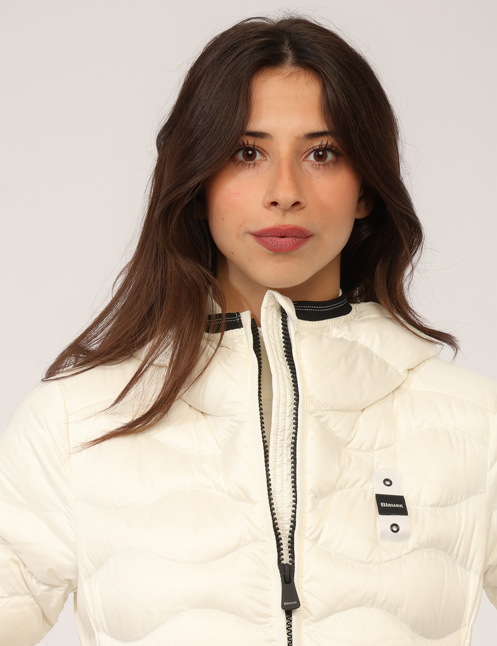Piumino Blauer Bianco - Piumino Blauer Bianco da donnaIl Piumino Blauer Bianco da donna è un capospalla elegante e contempor