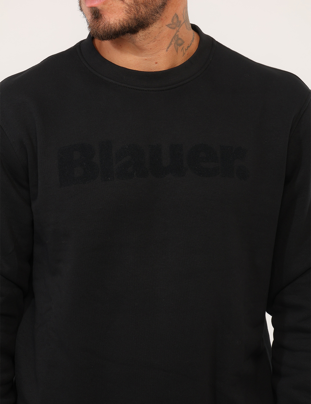 Felpa Blauer Blu - Felpa Blauer Blu da uomoLa Felpa Blauer Blu da uomo è un capo versatile e confortevole, perfetto per affr