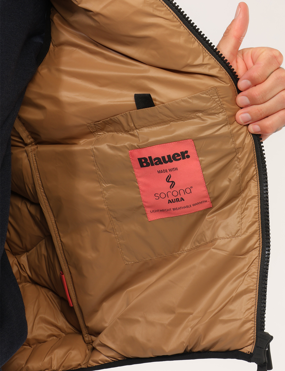 Piumino Blauer Blu - Piumino Blauer Blu da uomoIl Piumino Blauer Blu da uomo è un capospalla versatile e contemporaneo, idea