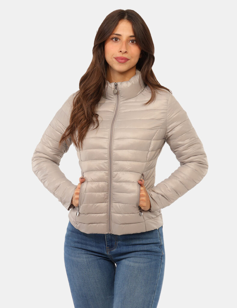 Piumino Concept83 Beige - Piumino Concept83 Beige da DonnaIl piumino Concept83 beige da donna è un capospalla versatile e co