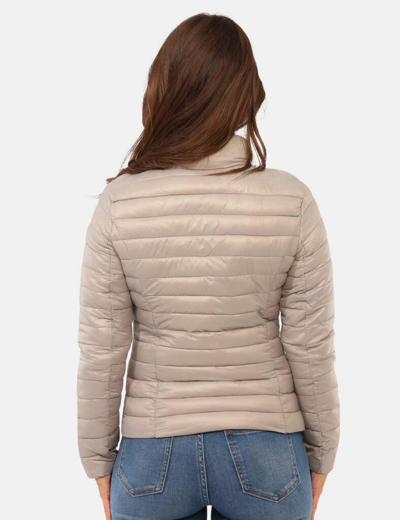 Piumino Concept83 Beige - Piumino Concept83 Beige da DonnaIl piumino Concept83 beige da donna è un capospalla versatile e co