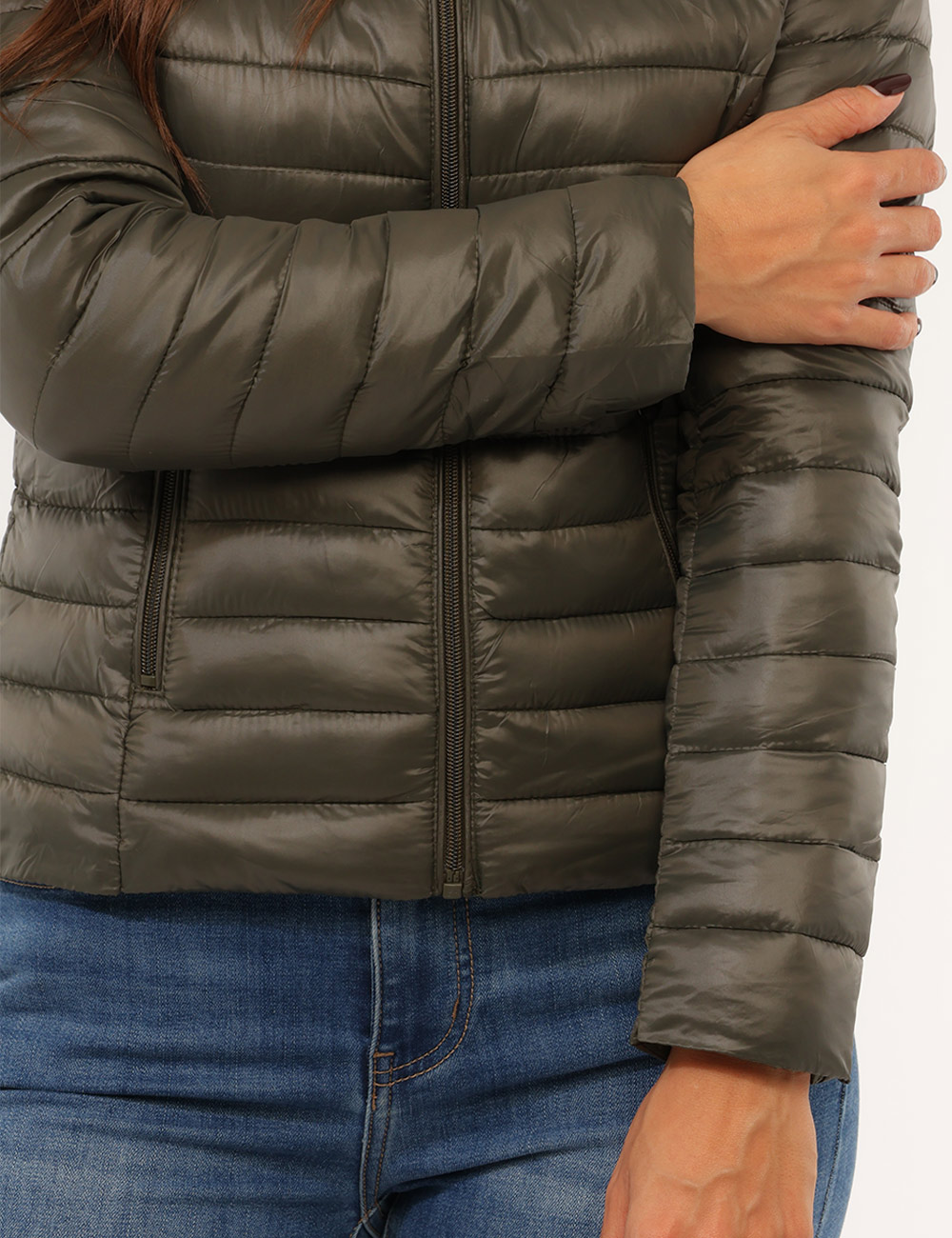 Piumino Concept83 Verde - Piumino Concept83 Verde da DonnaIl piumino Concept83 verde da donna è un capospalla versatile e co